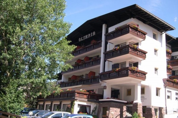 Budynek z napisem 